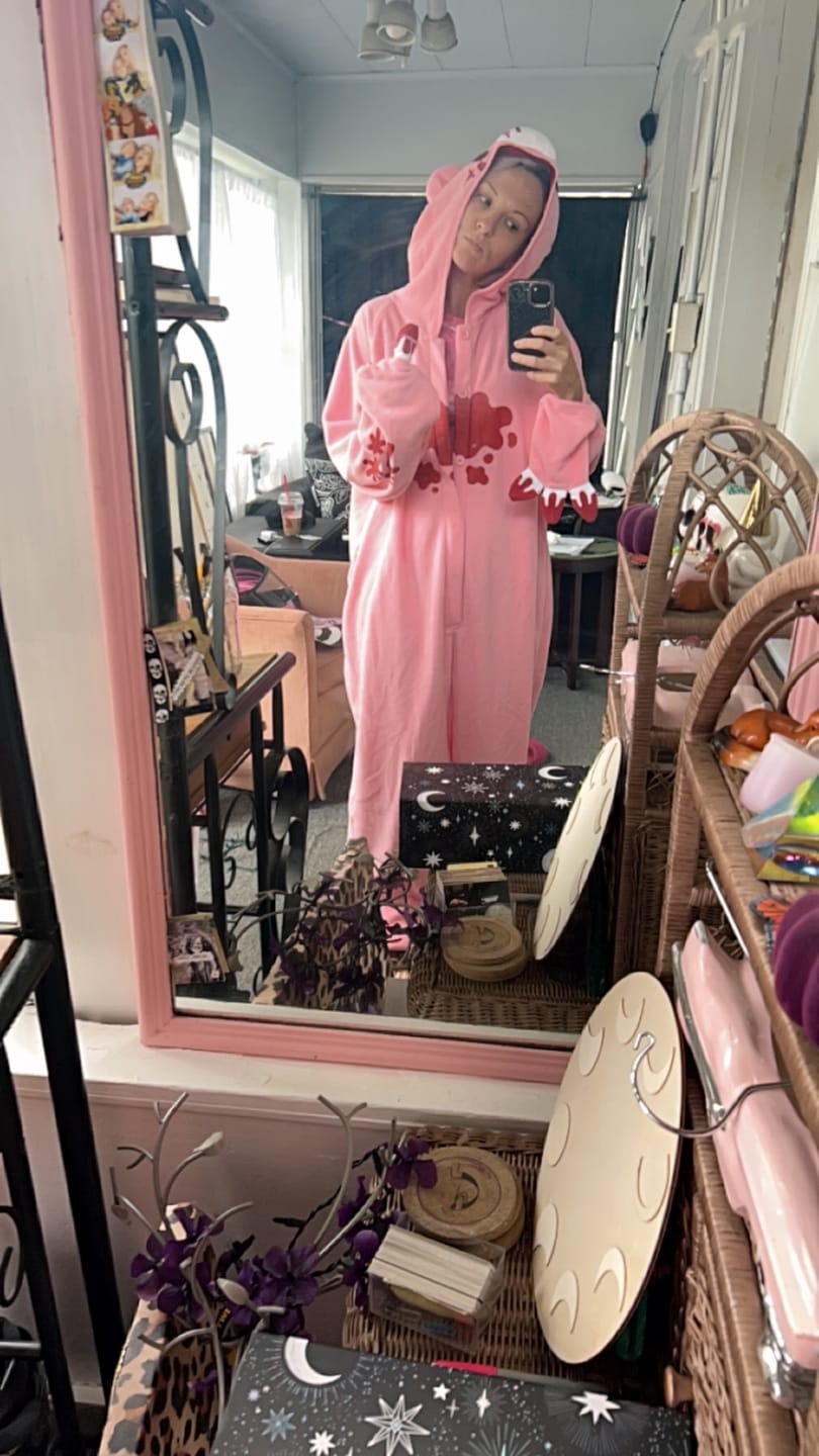 Customer photo review of Gloomy Bear DELUXE Kigurumi PINK