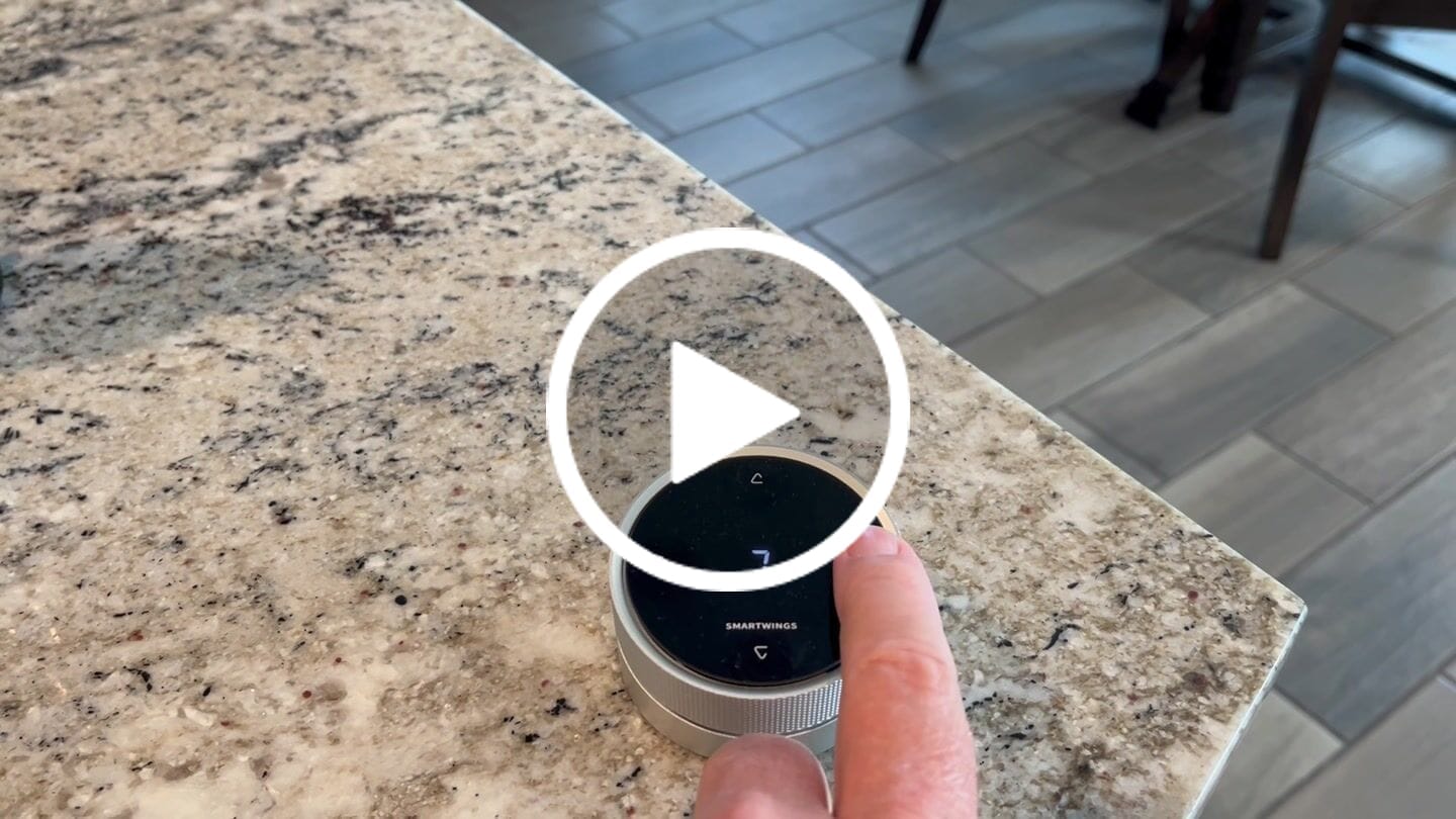 Customer video review of SmartWings Motorized Light Filtering Cellular Shades Nowa