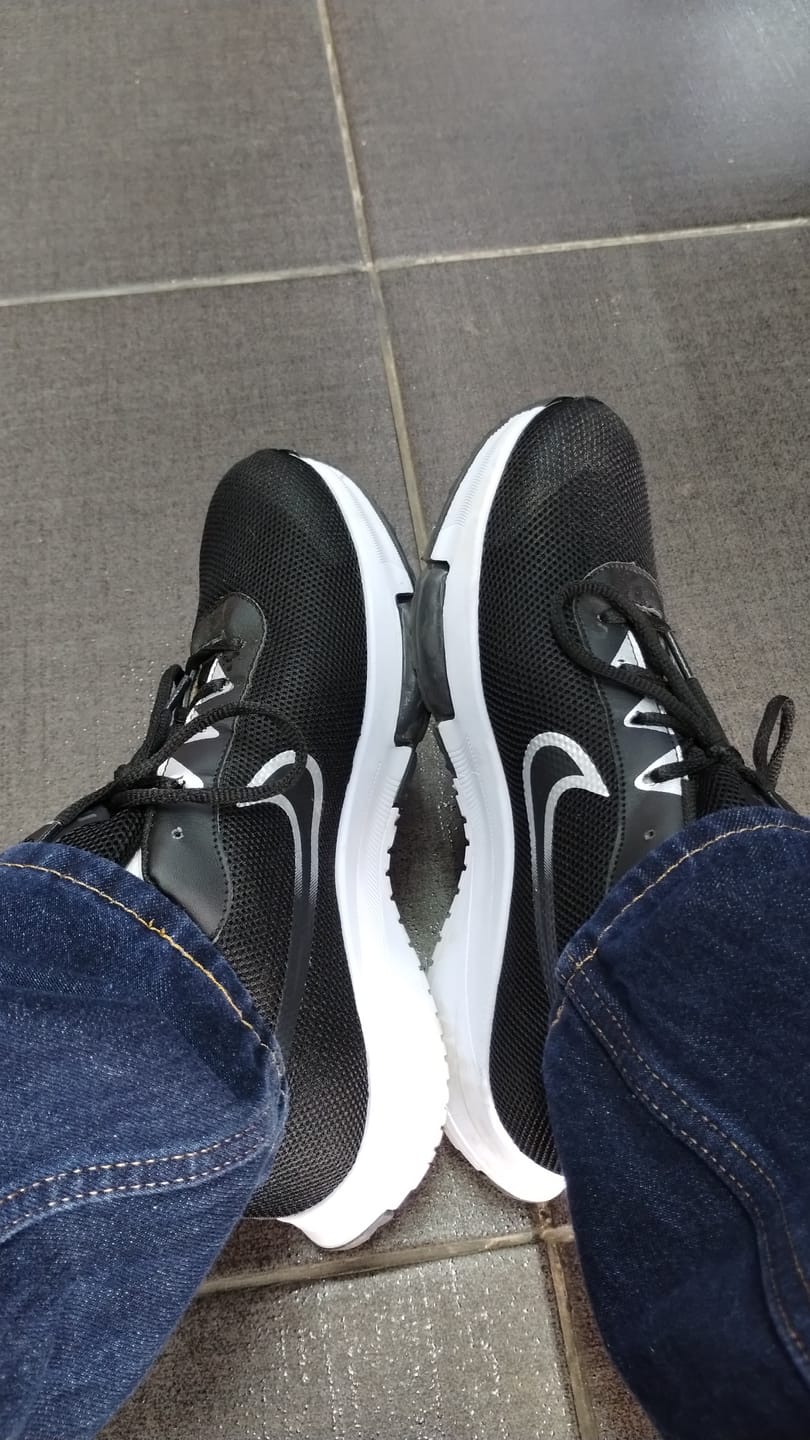 Customer photo review of Tenis 025 Negro Plata Negro