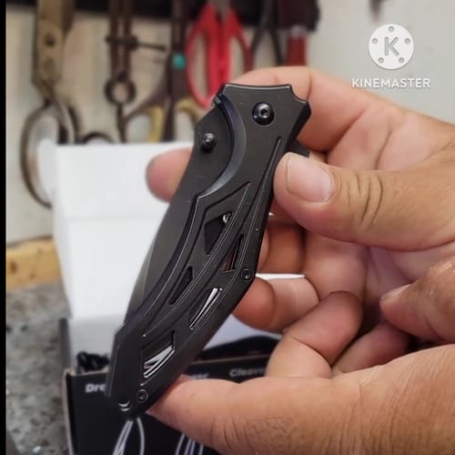 Customer photo review of Mystery Knives Box™