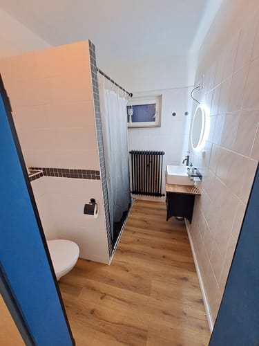 Customer photo review of SONNI Badspiegel mit Beleuchtung Rund 60 cm Beschlagfrei Runder Badspiegel mit LED-Beleuchtung LED Badspiegel Rund mit Touch Schalter Wandspiegel Kaltweiß 6400K