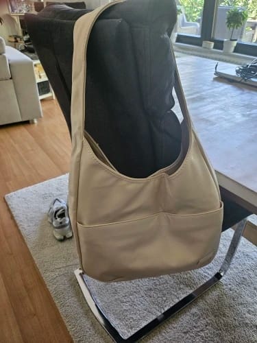 Customer photo review of MEYA - Grand Sac à Main Tendance en Cuir Multipoches