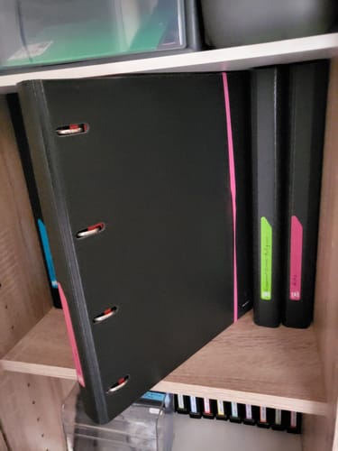 Avis photo d'un client sur OXFORD Classeur à Anneaux For Students A4 # Dos 30mm - 4 Anneaux - Plastique - Coloris Bicolores - 200 feuilles