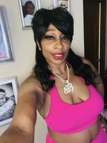 Customer photo review of Luvwin Pixie Cut Wigs Glueless Mullet Wigs With Bangs For Black Women