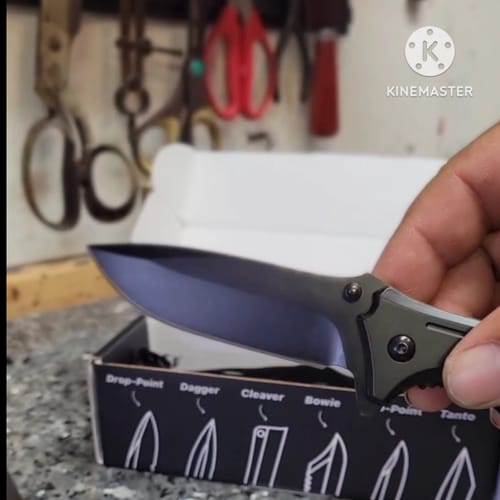 Customer photo review of Mystery Knives Box™