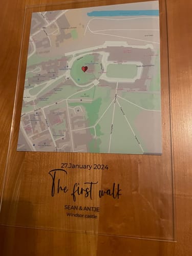 Kundenbewertung mit Foto zu "Unser Ereignis" - Personalisierte Acryltafel