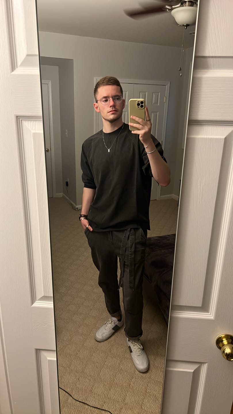 Customer photo review of Oleno Denim Pants