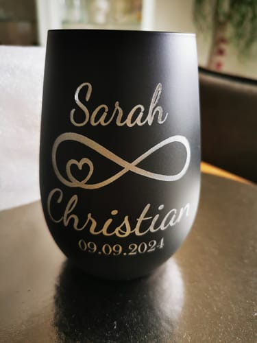 Kundenbewertung mit Foto zu Personalized lantern with engraving - eternity symbol - with name and date - gift for him & her - birthday gift - for couples - Farbe: Schwarz / Gold, Personalization: Sarah, Christian
09.09.2024