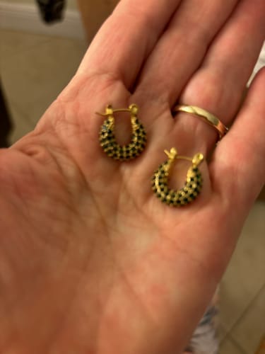 Customer photo review of Emerald Beauty Hoop Earrings