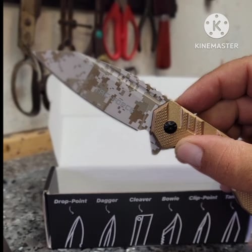 Customer photo review of Mystery Knives Box™