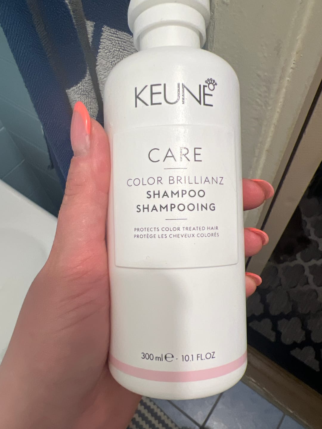 Customer photo review of Šampūns krāsotiem matiem Keune CARE Color Brillianz Shampoo
