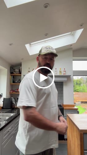 Customer video review of Flattrack Tee