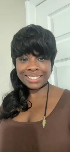Customer photo review of Luvwin Pixie Cut Wigs Glueless Mullet Wigs With Bangs For Black Women