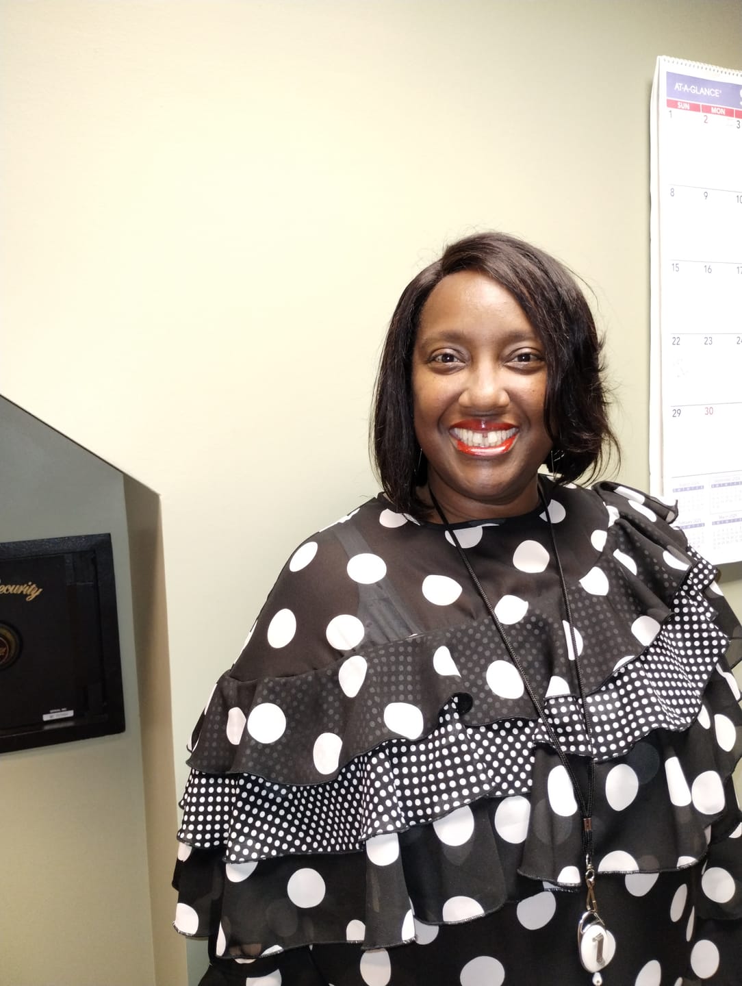 Customer photo review of Shake N Go Golden 100% Human Hair HD Lace Front Wig - GLADYS - 5" Deep Part