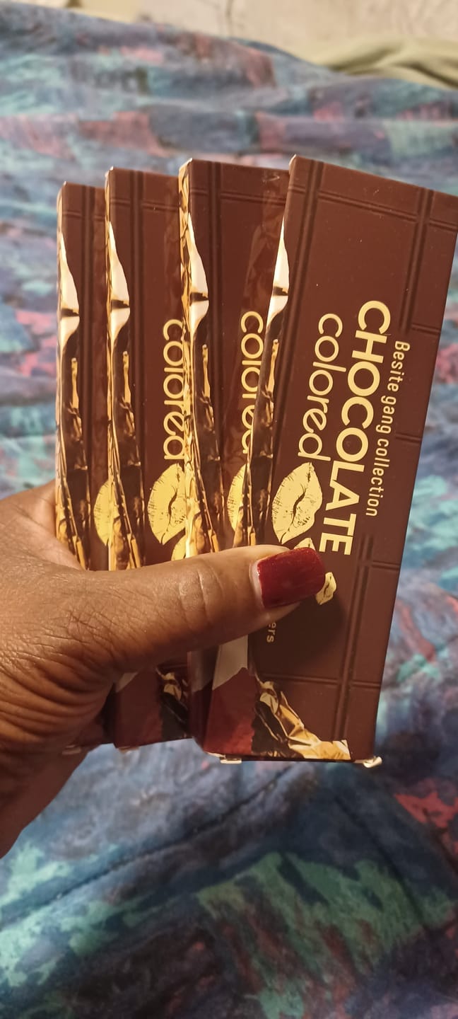 Customer photo review of Chocolate Colored Lip Liner Set