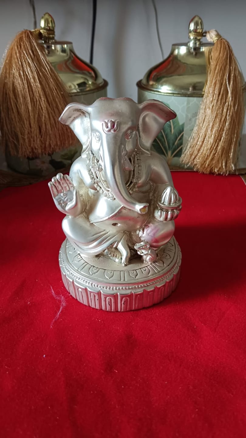 Customer photo review of Small Ganesha Silver + Matt (h-10 cm)