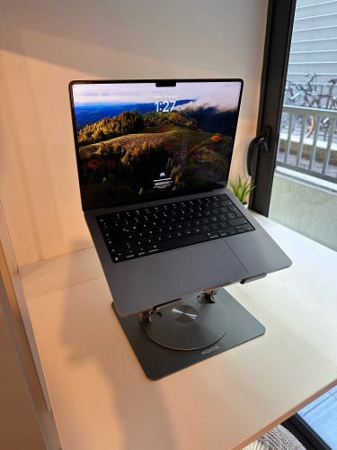 Customer photo review of TitanLift Pro Stand
