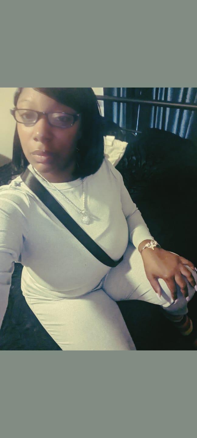 Customer photo review of ICY BAGUETTE HEART PENDANT NECKLACET(Ships Same Day)