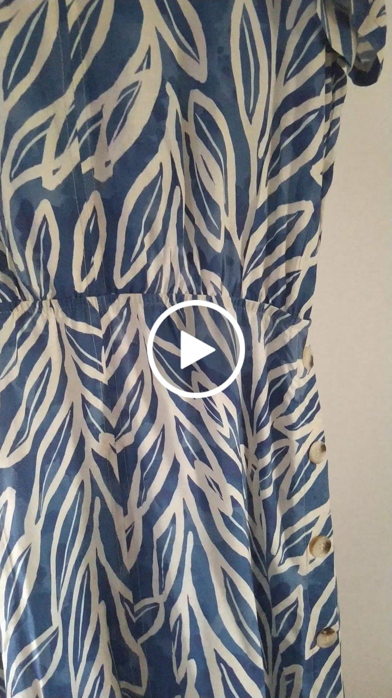 Customer video review of Vestido Midi Botões Laterais PIS-  Azul 5291