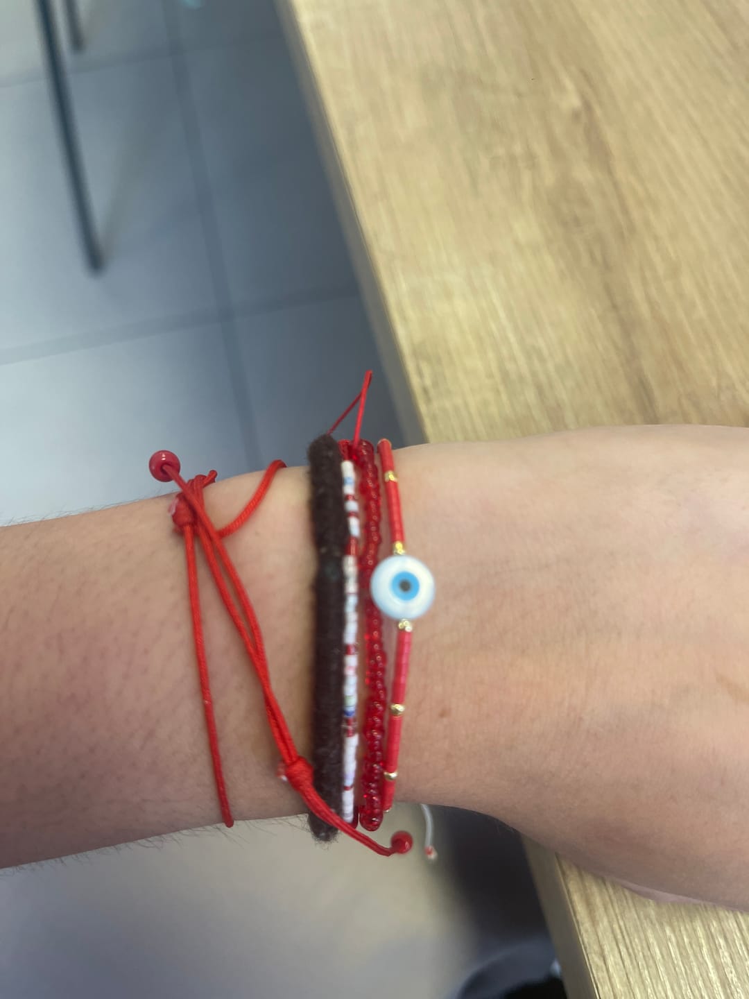 Customer photo review of Pulsera Chaquiras Con Ojo Transparente