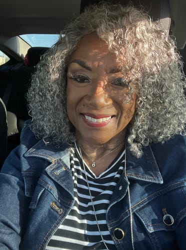 Customer photo review of Luvwin 5x5 Deep Curly Salt And Pepper Glueless Gray Color Pre-Cut Lace Bob Wig