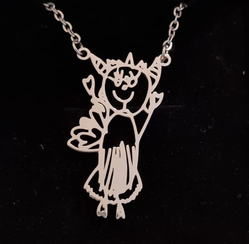 Customer photo review of Persönliche Kinderzeichnung als Halskette oder Anhänger