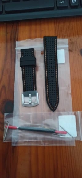Customer photo review of Ticwatch Silicone Band - Breathable, Comfortable, Versatile