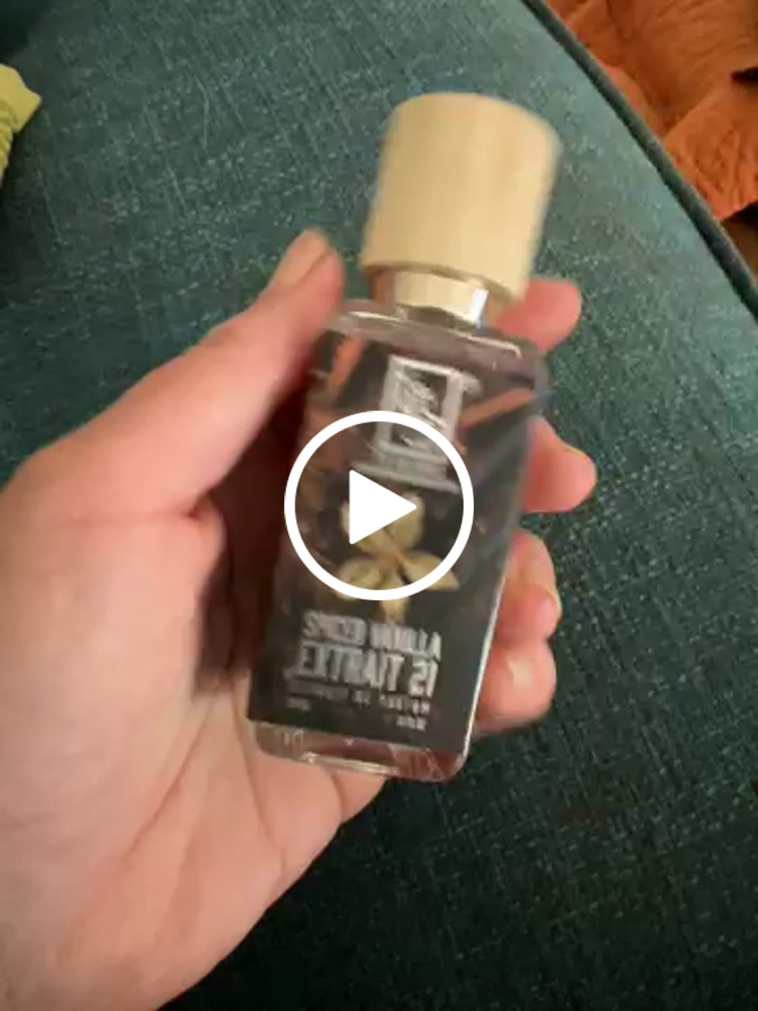 Customer video review of Spiced Vanilla Extrait 21