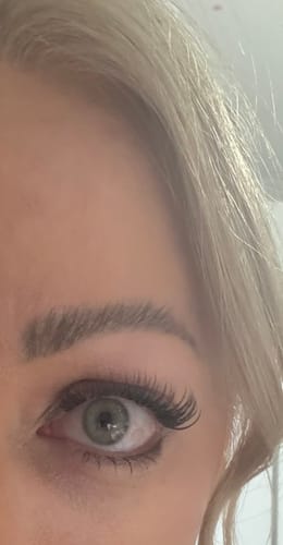 Customer photo review of House of Amor DIY Lash Starter Kit