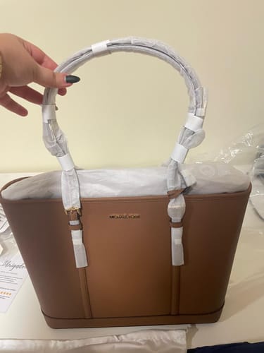 Customer photo review of Leida Medium Signature Logo Wallet (BROWN)