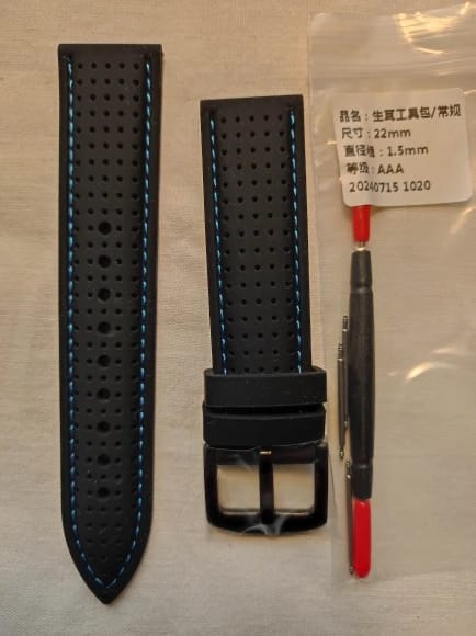 Customer photo review of Ticwatch Silicone Band - Breathable, Comfortable, Versatile