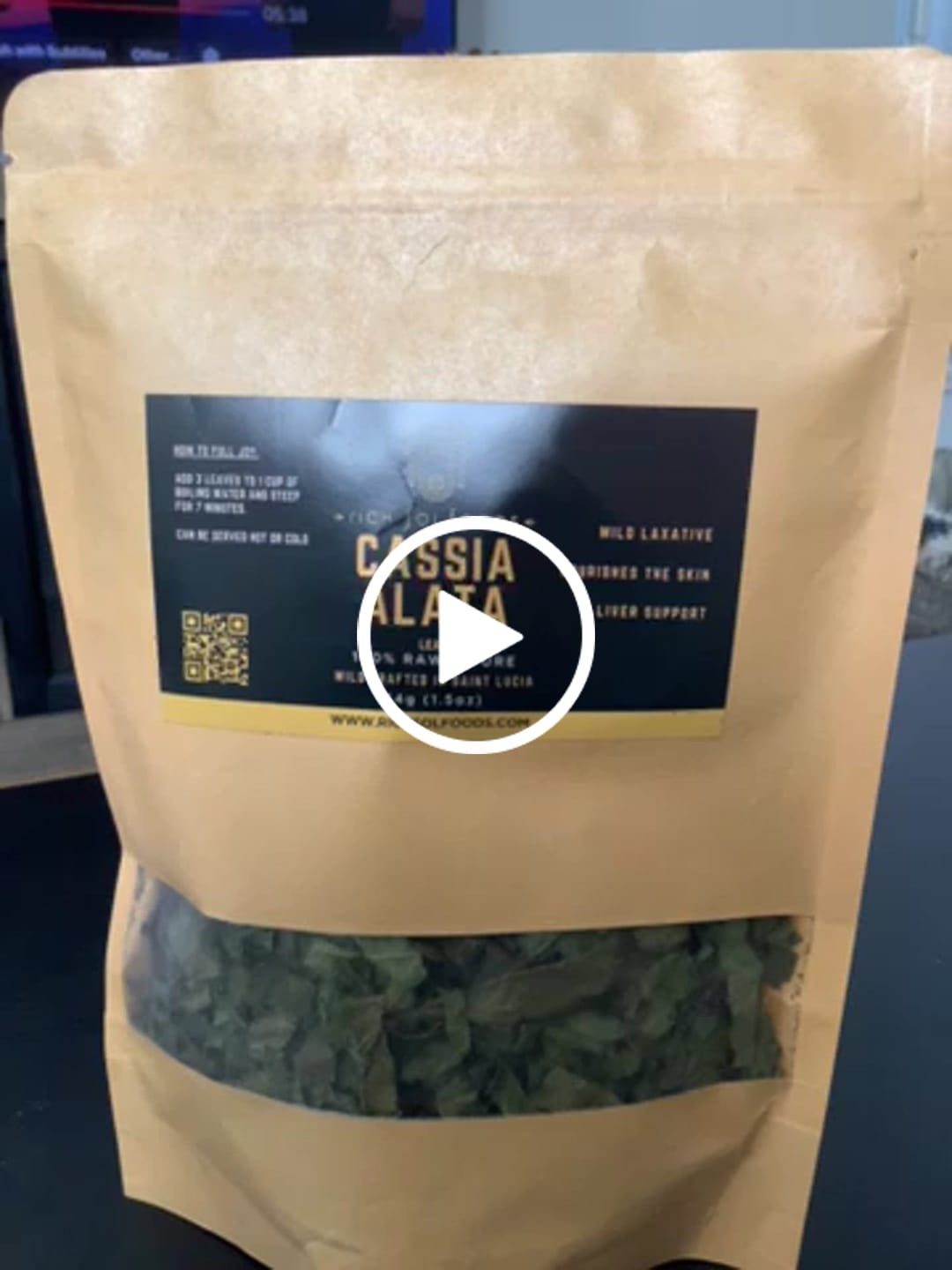 Customer video review of Cassia Alata Leaf