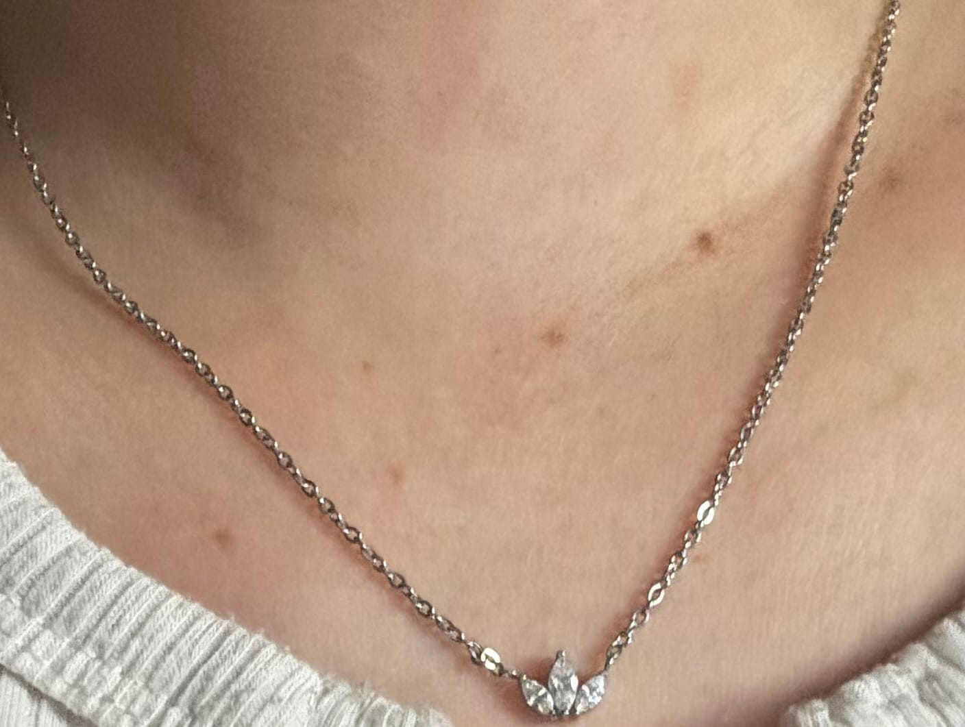 Customer photo review of Cataleya Halskette | 18K vergoldet