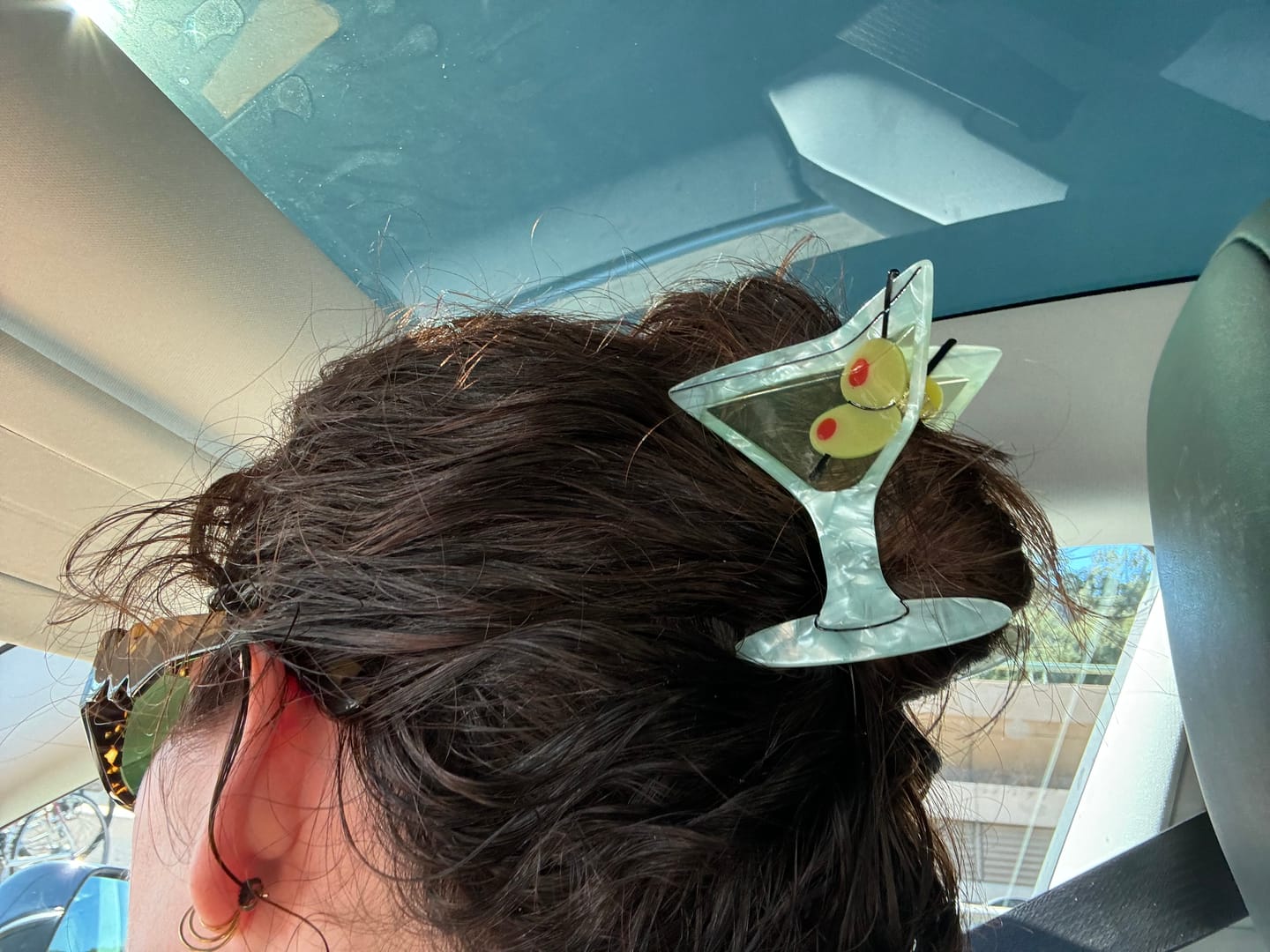 Customer photo review of Large Martini Hair Claw Clip