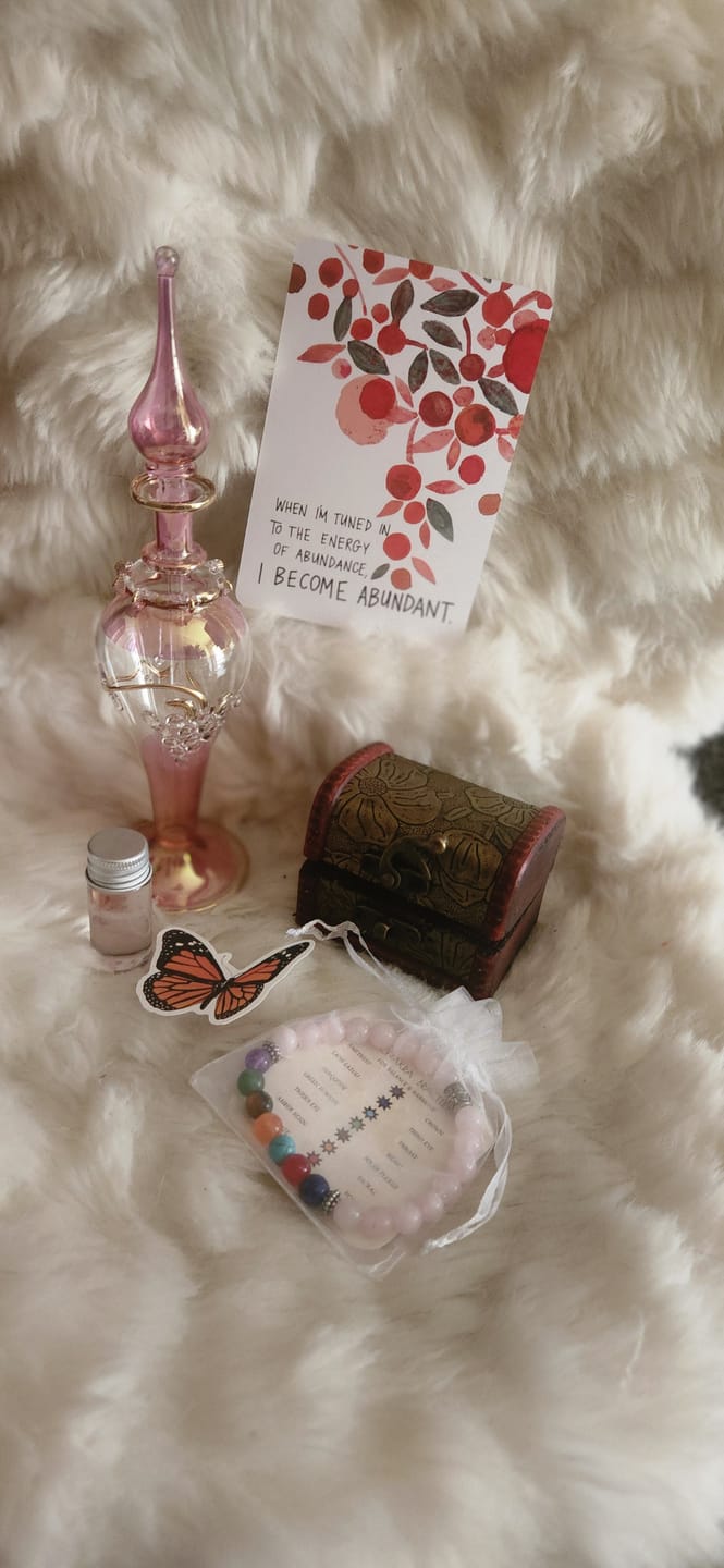 Customer photo review of Self Love Ritual Oil Kit - For Your Zodiac Sign - Comes With Vintage Glass Oil Bottle