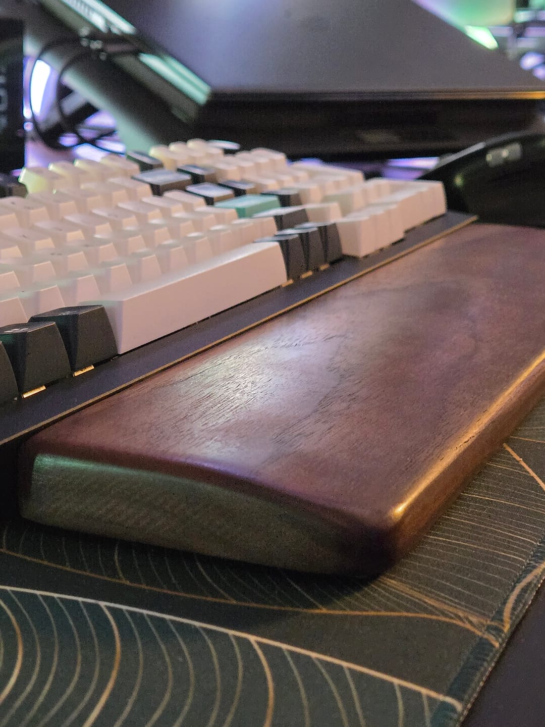 Customer photo review of Mechanical Keyboard Wrist Support