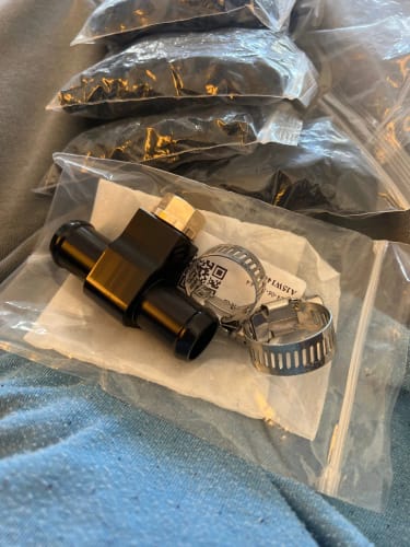 Customer photo review of Coolant Bleed Screw For Nissan Z33 350Z Z34 370Z G35 Drift Wheel 3/4"