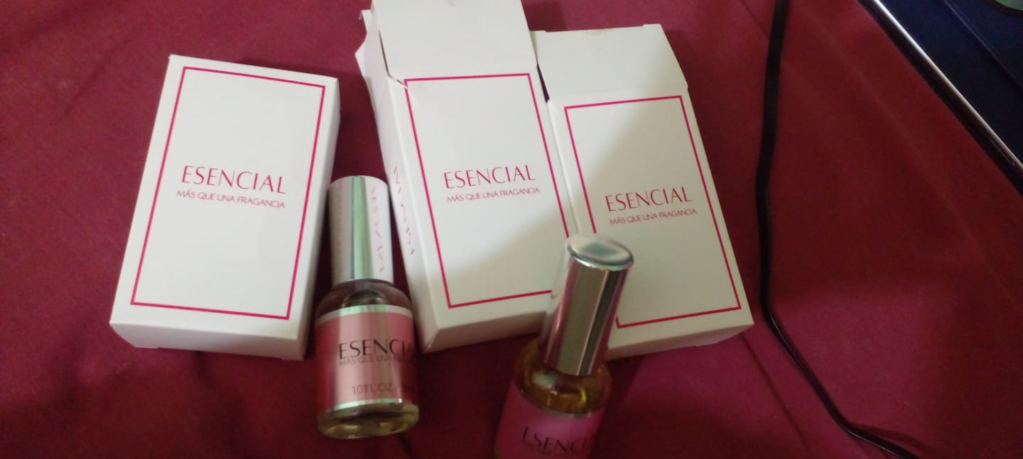 Customer photo review of M187 Inspirado en: Not A Perfume - Juliette Has A Gun