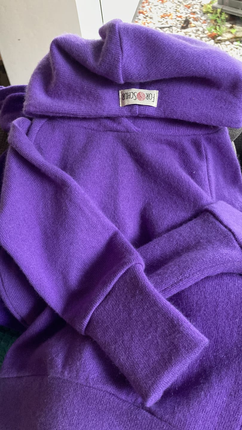 Customer photo review of Upcycling Kaschmir Hoodie Feige