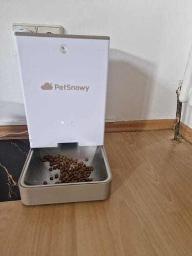 Customer photo review of Automatic Pet Feeder