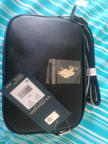 Customer photo review of CLASSIC ZIP CROSSBODY BAG (BLACK) - Disponivel