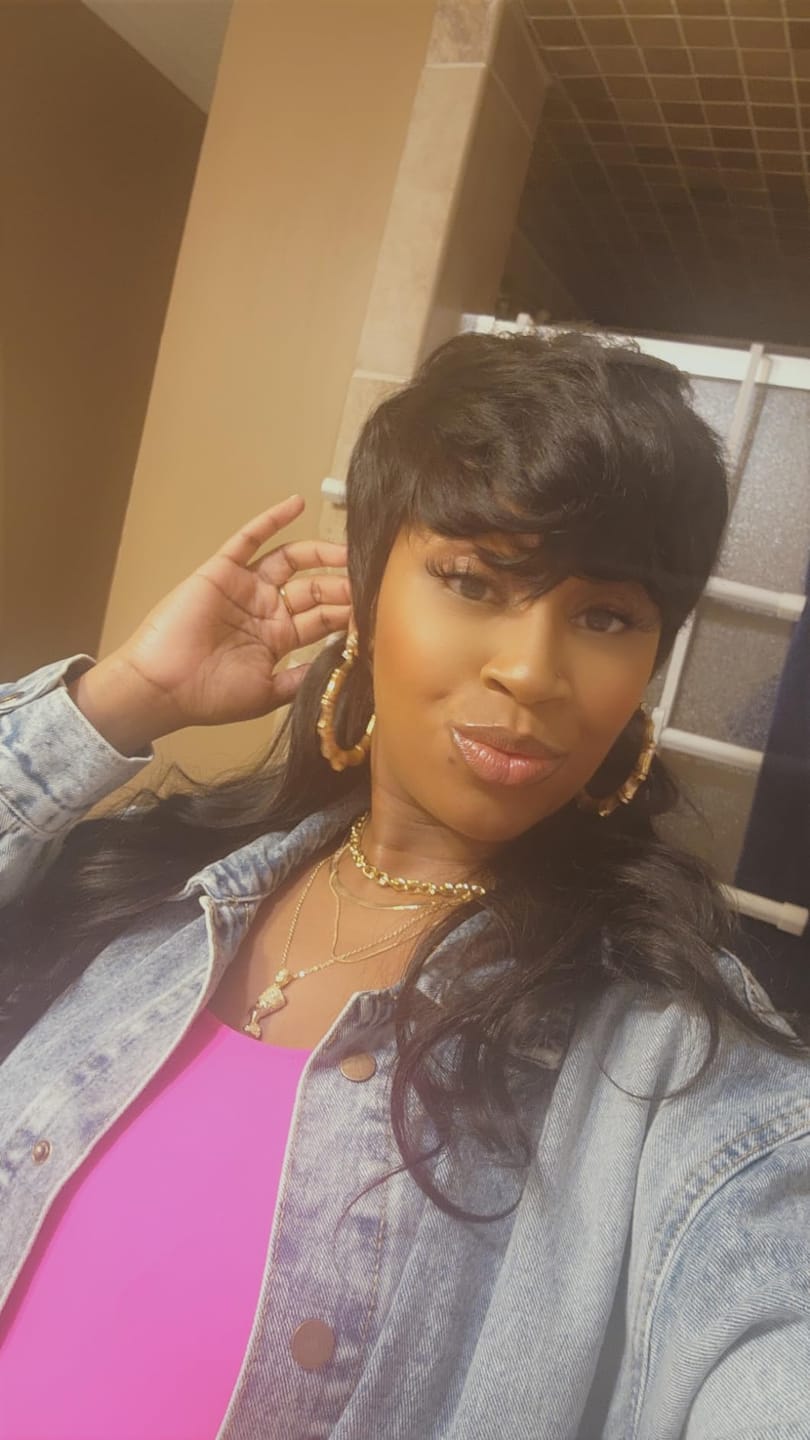 Customer photo review of Luvwin Pixie Cut Wigs Glueless Mullet Wigs With Bangs For Black Women