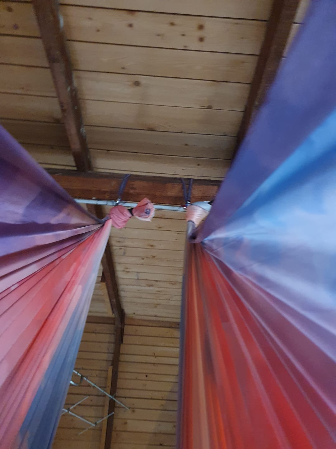 Customer photo review of Aerial Yoga Hängematte (Komplettset) - Farbe Colorful Clouds