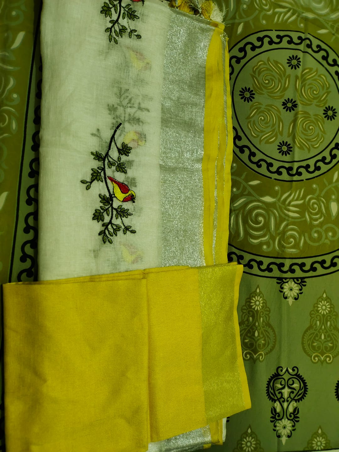 Customer photo review of Embroidered Pure Linen Saree