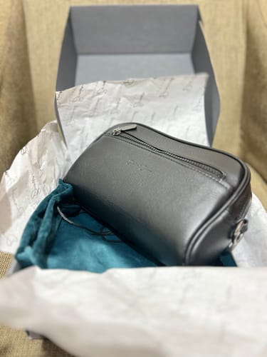 Customer photo review of Crossbody León Negro Flotter
