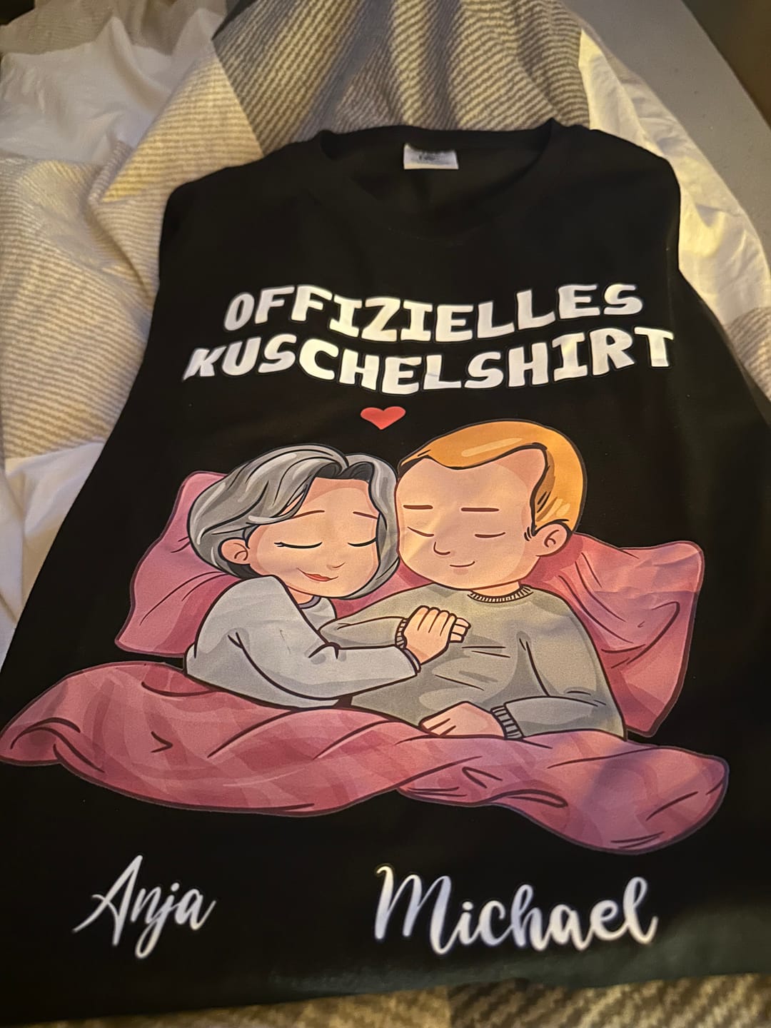 Customer photo review of Offizielles Schlafshirt - Personalisiertes T-Shirt für Paare