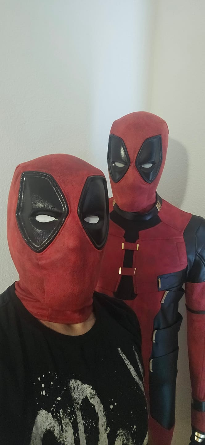 Customer photo review of SpideyJunky™ Deadpool Mask