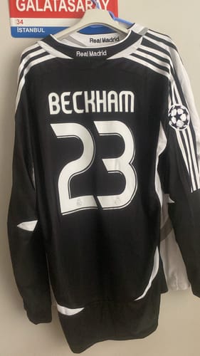 Customer photo review of David Beckham Real Madrid Black Long Sleeve Football Jersey