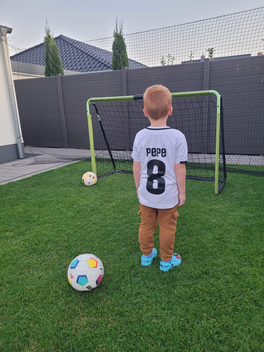 Customer photo review of Fußballfieber - Personalisiertes Kinder Trikot für Deutschland Fans zur Fussball EM 2024