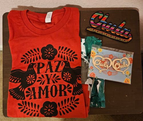 Customer photo review of Unisex Paz y Amor Tee